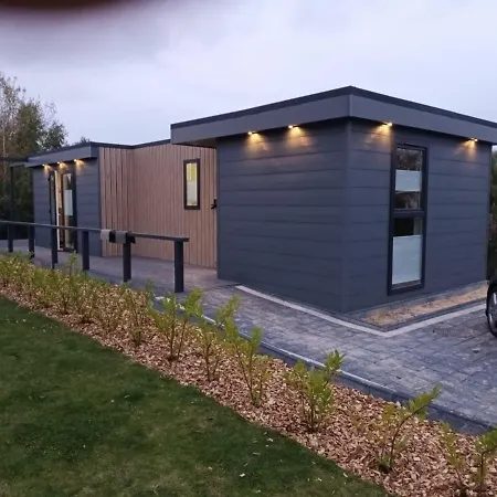 Seeblick - 26910 호텔 *